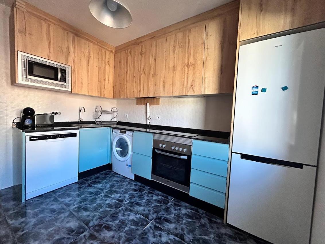Apartamento Nuevo: Cerca CENTRO , WIFI y Calefacción Oviedo Exterior foto